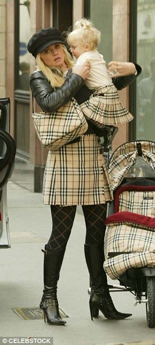 danniella westbrook burberry 2002|what is Burberry nova check.